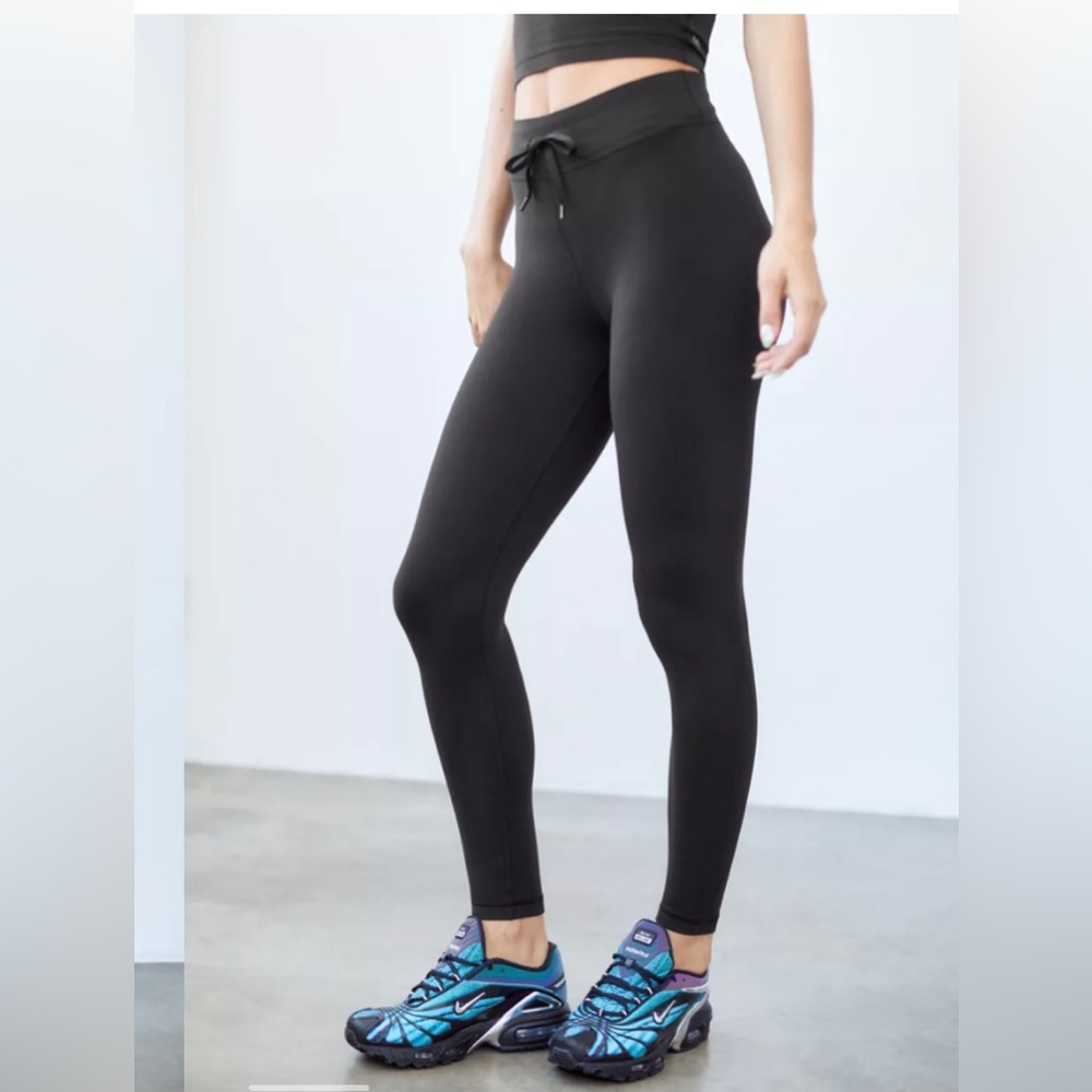 LOOKING FOR TNA Butter Allure Leggings Size Medium or small